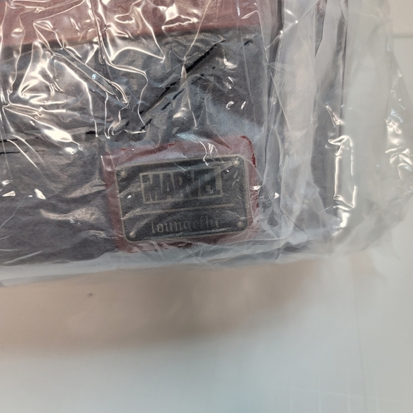 Loungefly Captain America Mini Backpack Flashback Edition Set Complete With Box - Picture 11 of 11